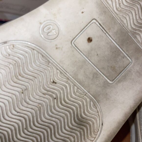 Goby Women's 40/9 Chihuahua 'Lucky Dog' Slip-On Canvas Shoes - Picture 7 of 8